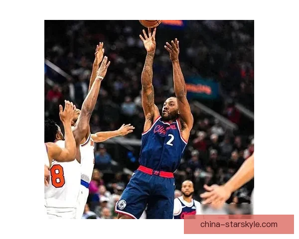 伦纳德带伤投篮仍信心满满 伦纳德带伤投篮仍信心满满